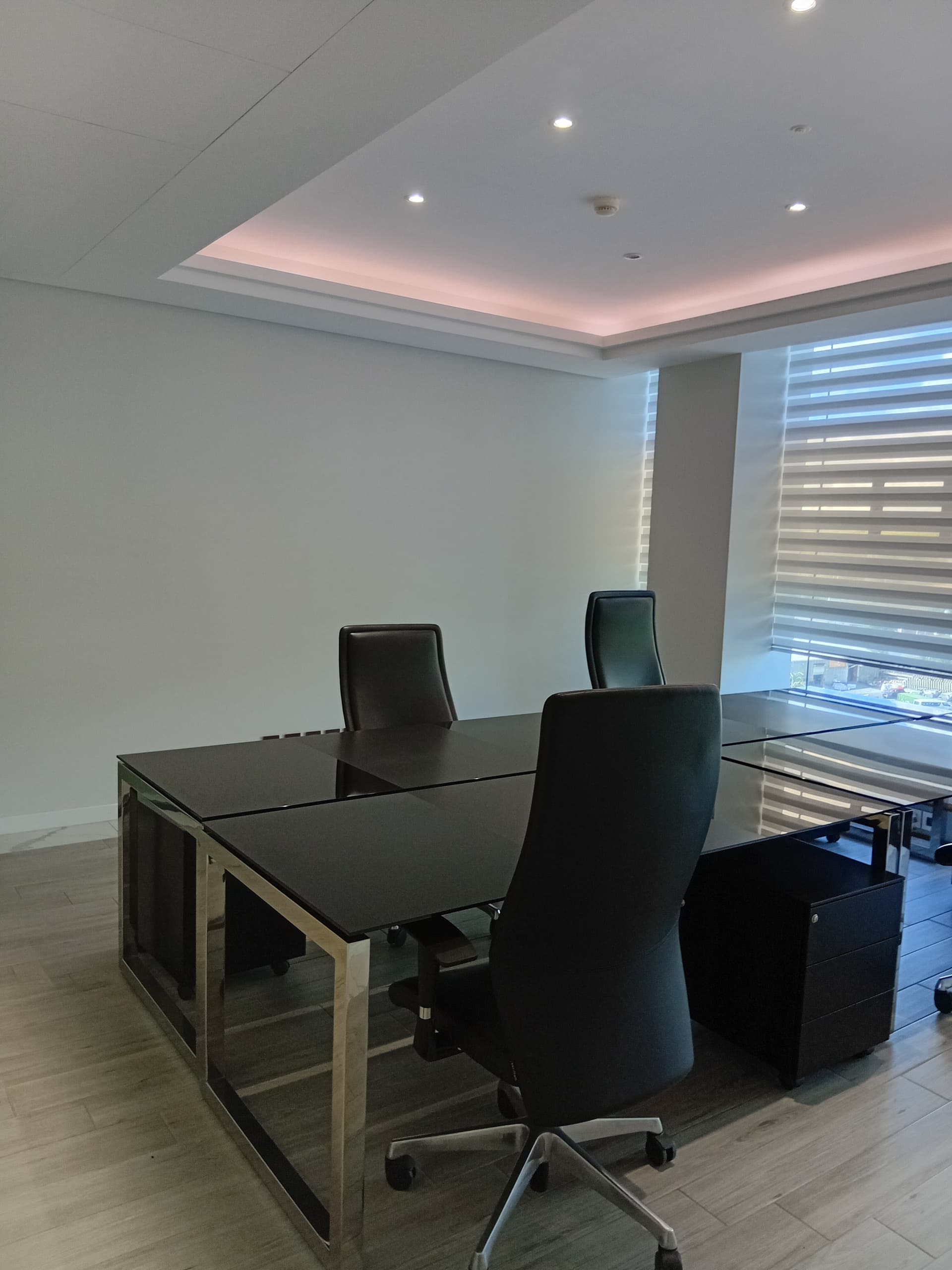 Lead From Your Office. Gather in Your Room. — photo 2